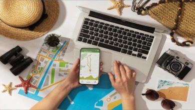 السياحة الإلكترونية: ميزاتها وسلبياتها ودورها